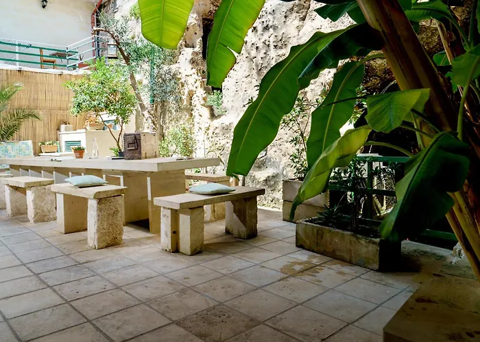 Atenaion Apartahotel