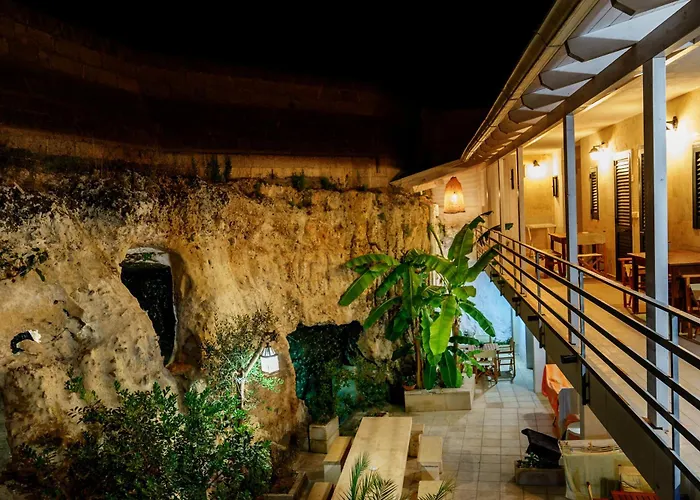 Atenaion Apartahotel 3*